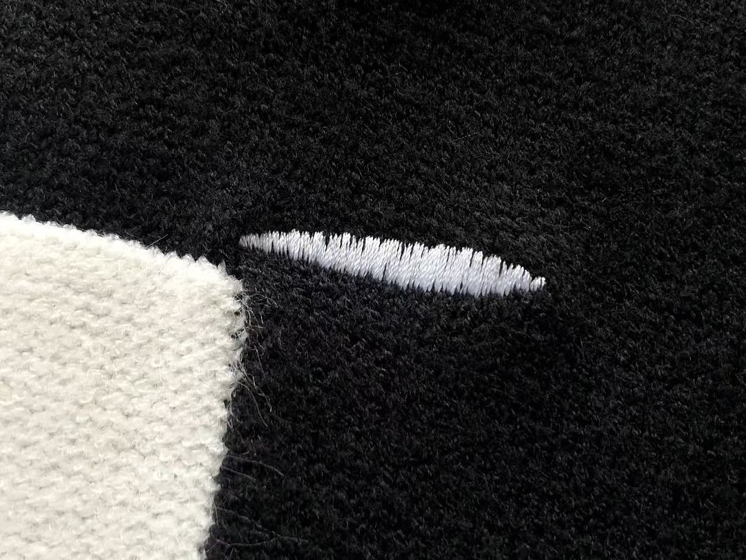 M🔥IS🔥N M🔥R🔥IE🔥A SWEATER