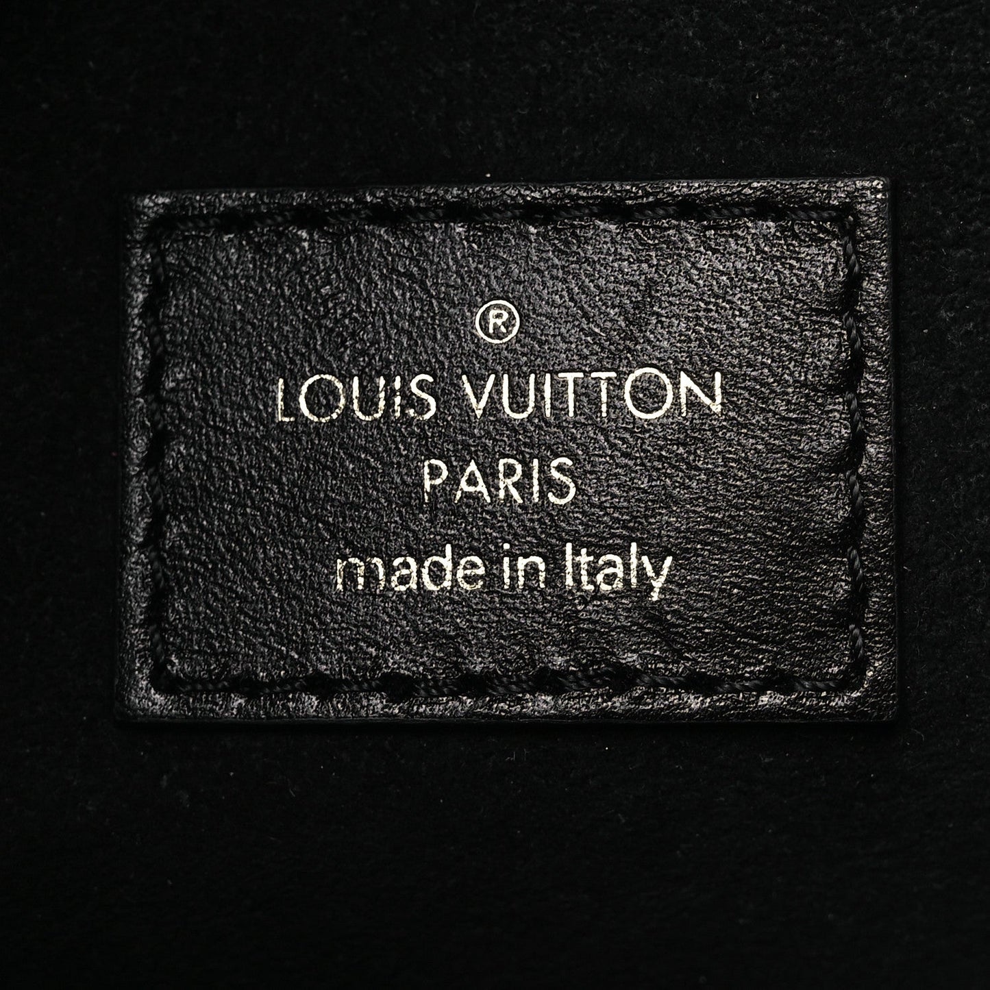Reverse Monogram Chantilly Lock Black