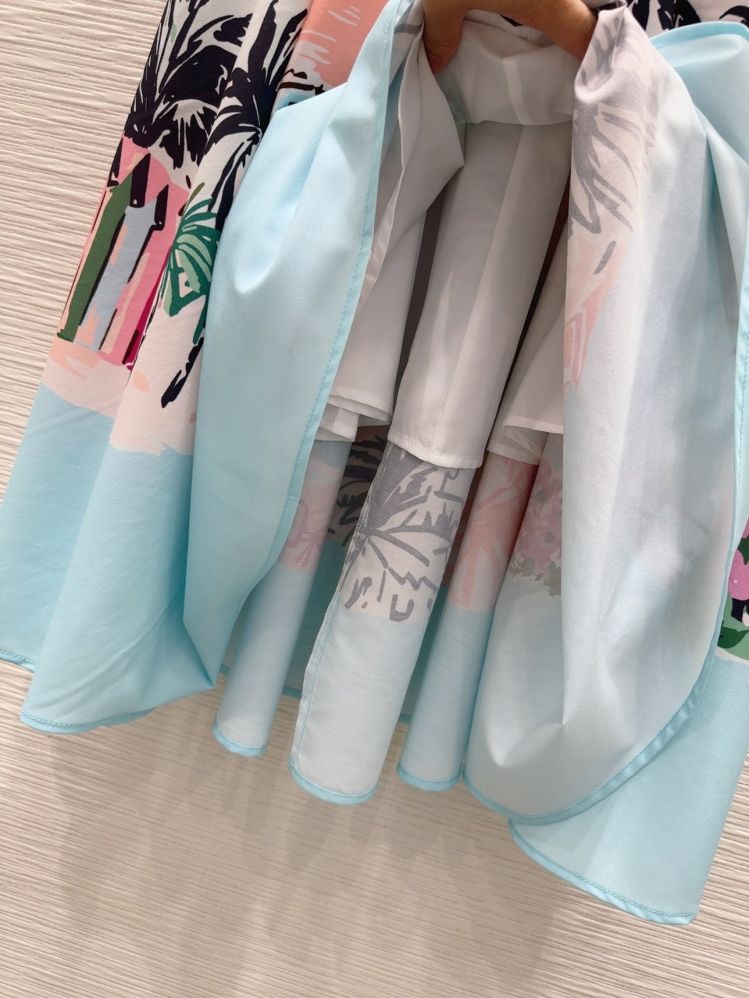 DIOR