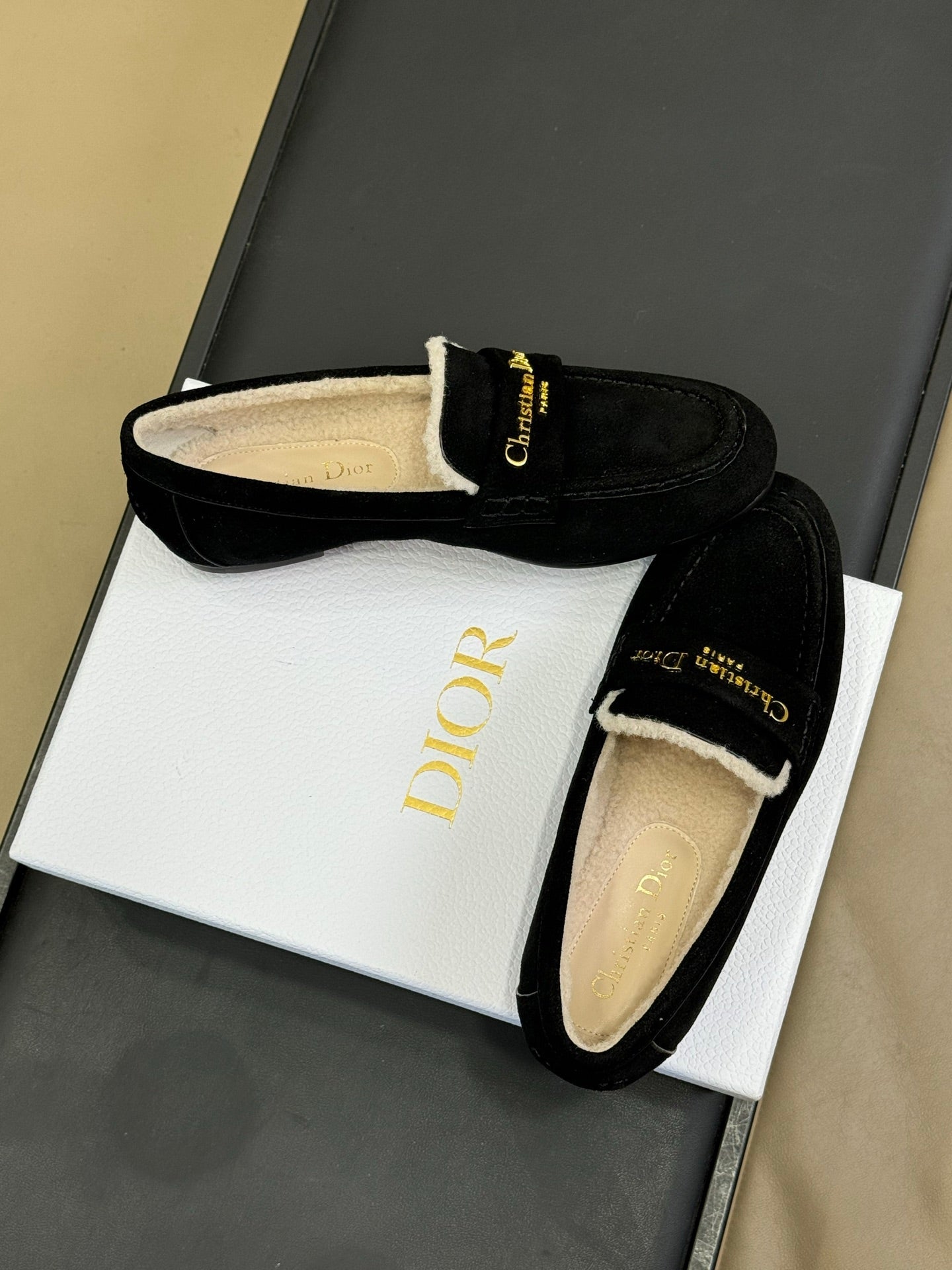 DIOR