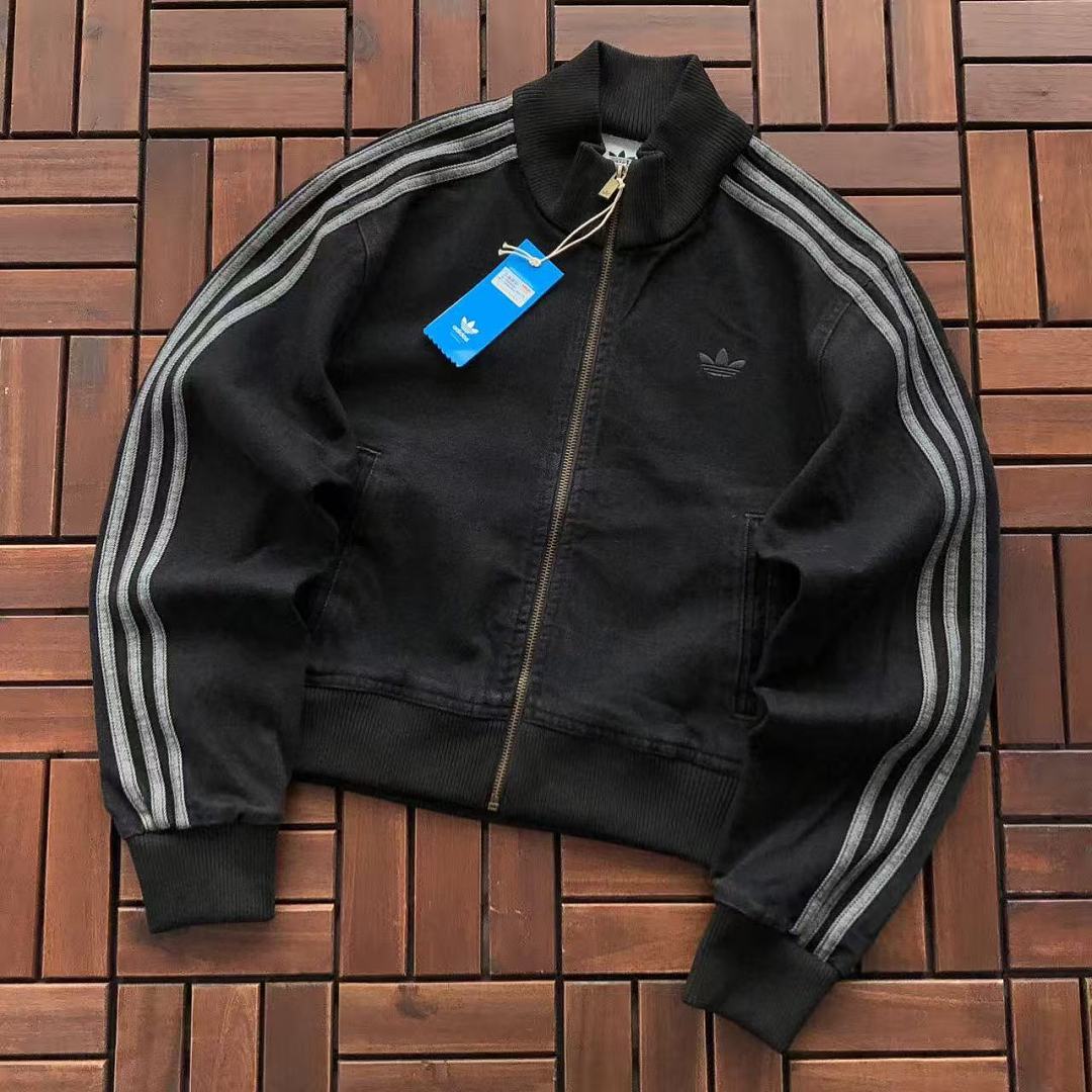 Chaqueta adida$