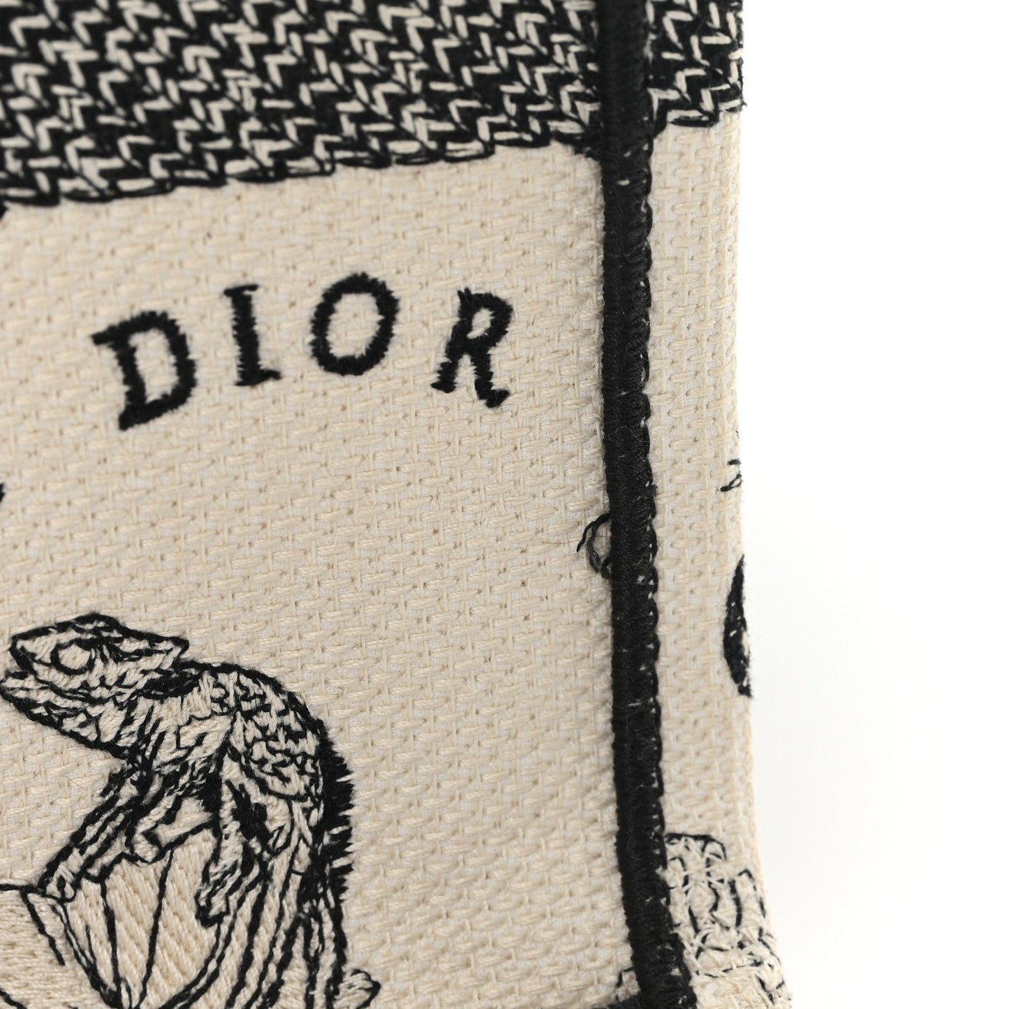 DIOR