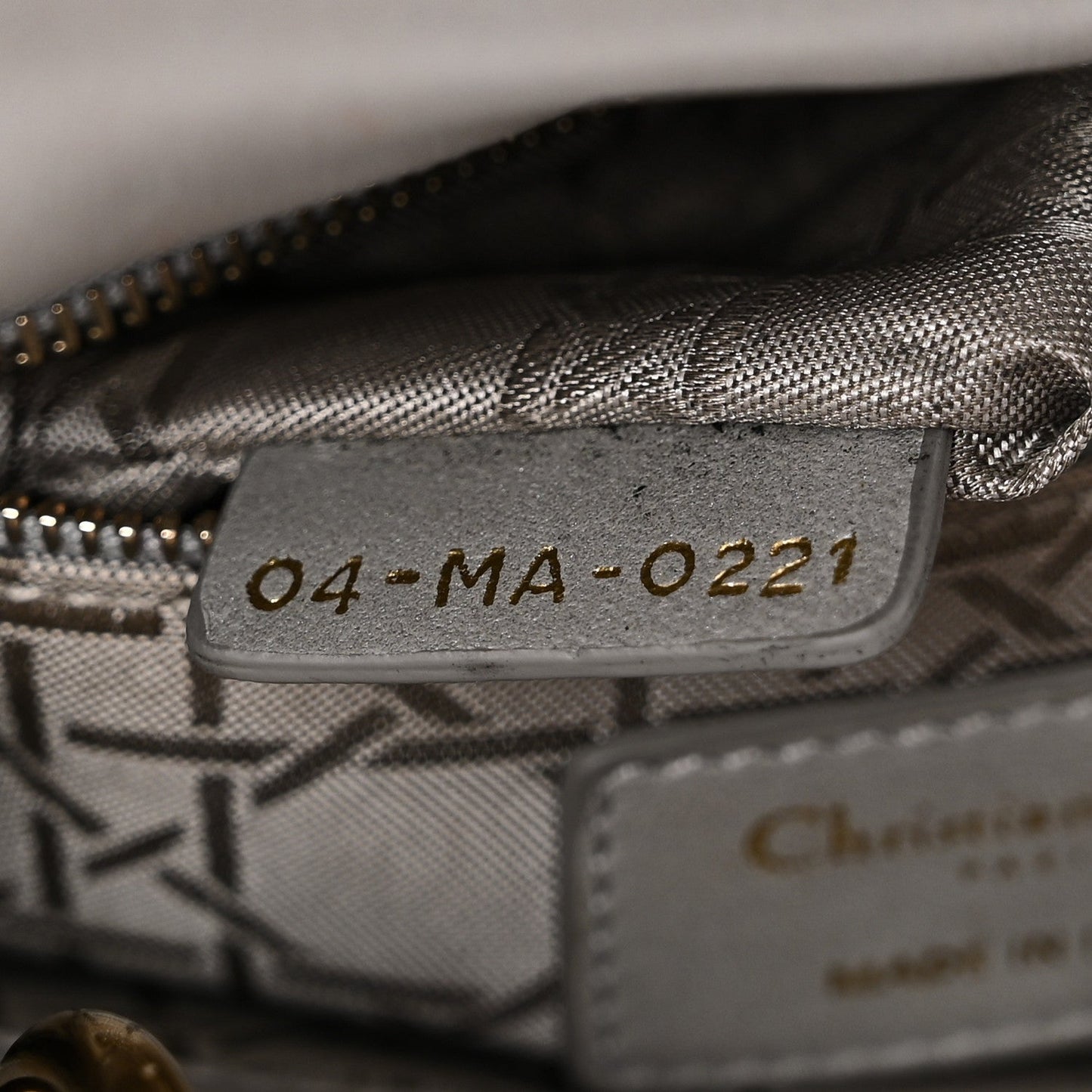 DIOR