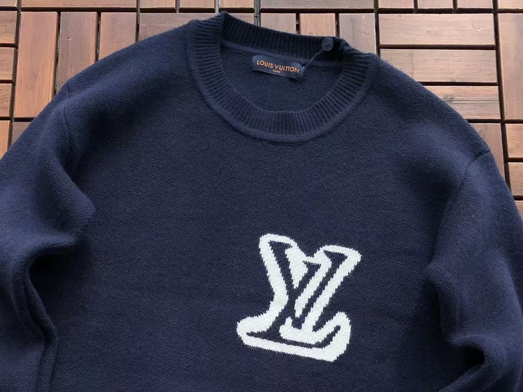 L🔥SWEATER