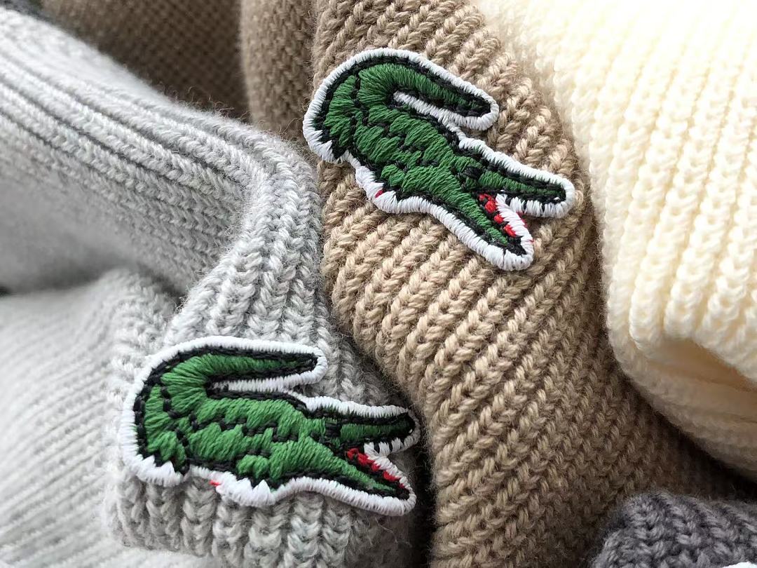 L🔥C🔥ST🔥 SWEATER