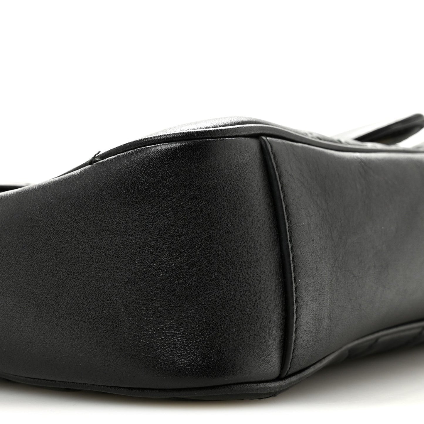Calfskin Matelasse Medium GG Marmont Shoulder Bag Black