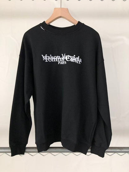 M🔥IS🔥N M🔥R🔥IE🔥A & TOMMY CASH SWEATER