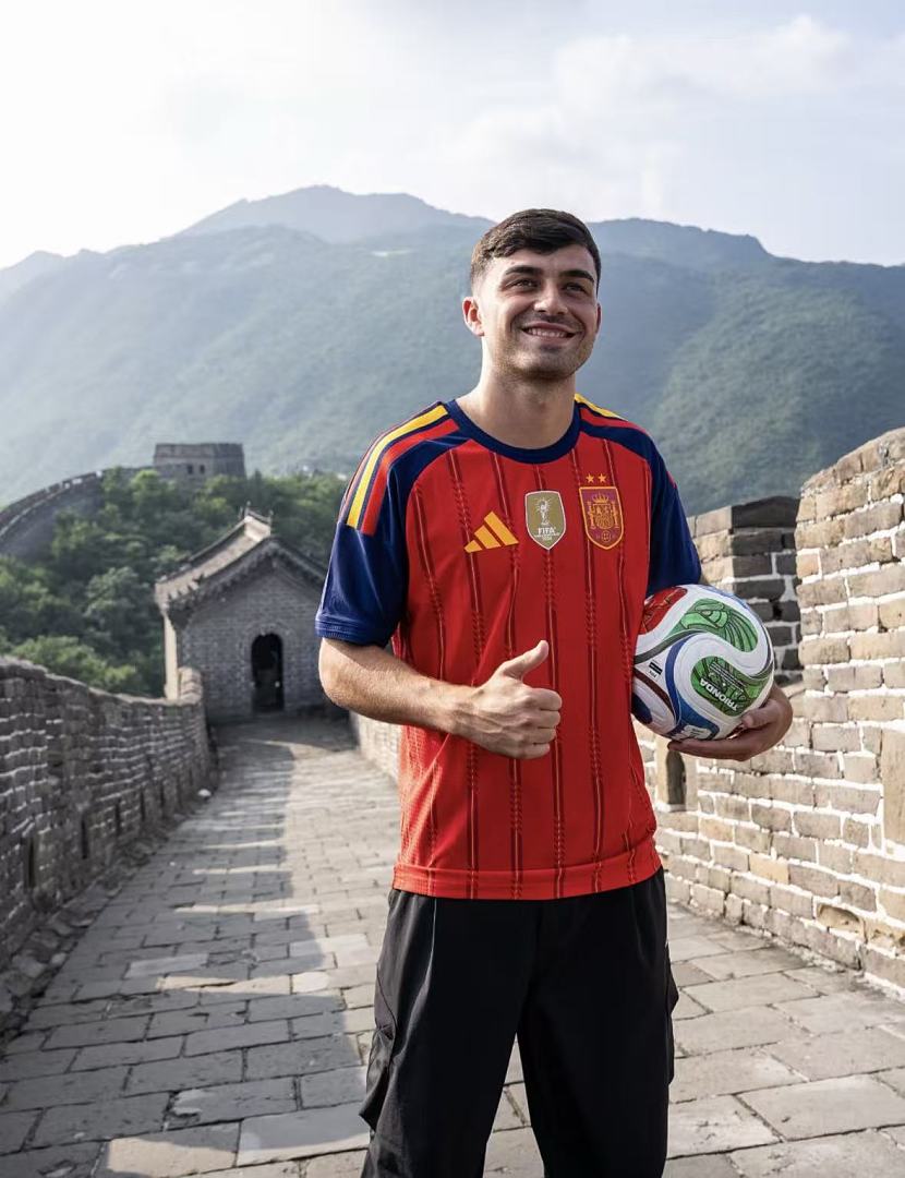 FOOTBALL T-SHIRT