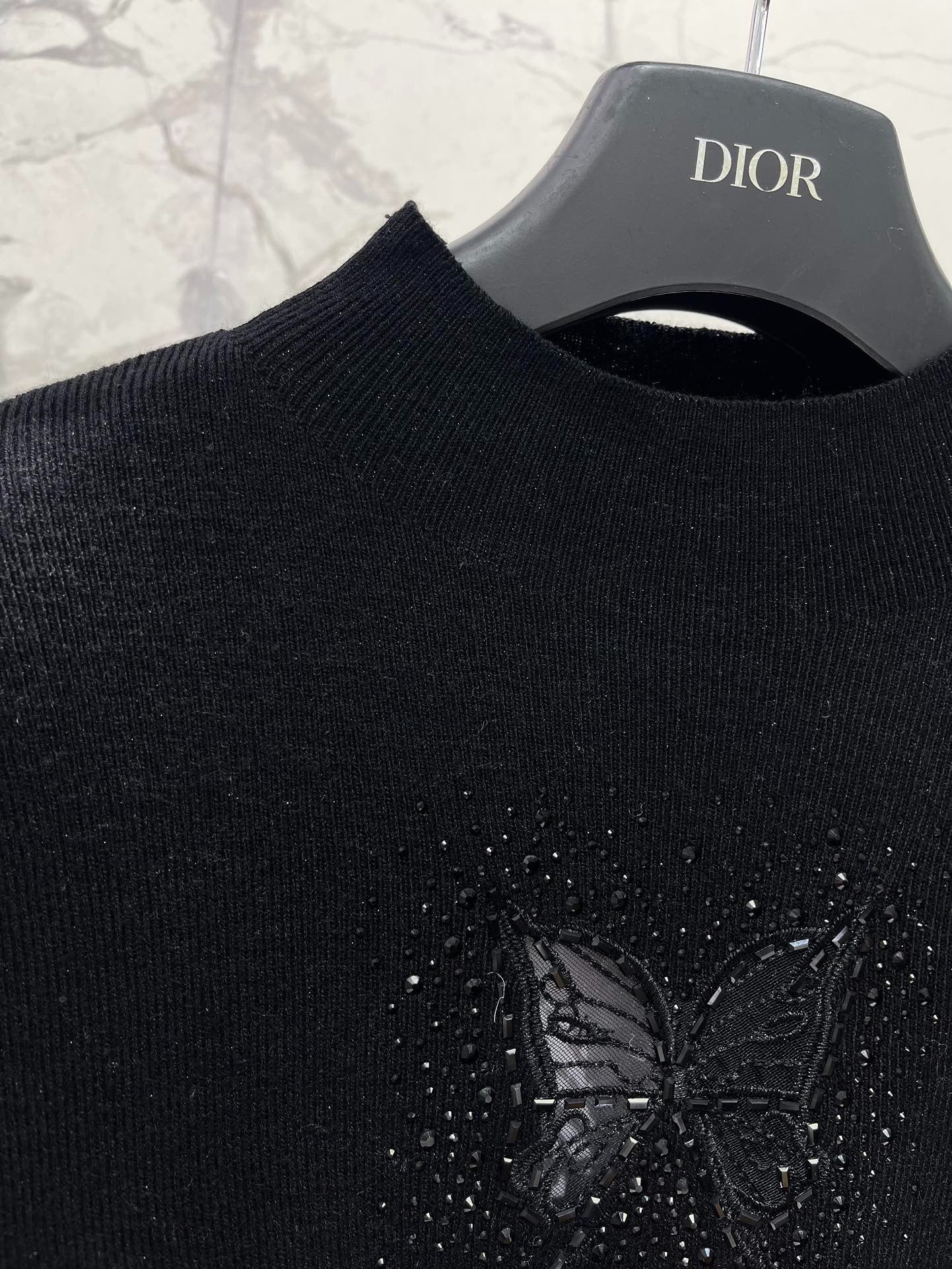 DIOR