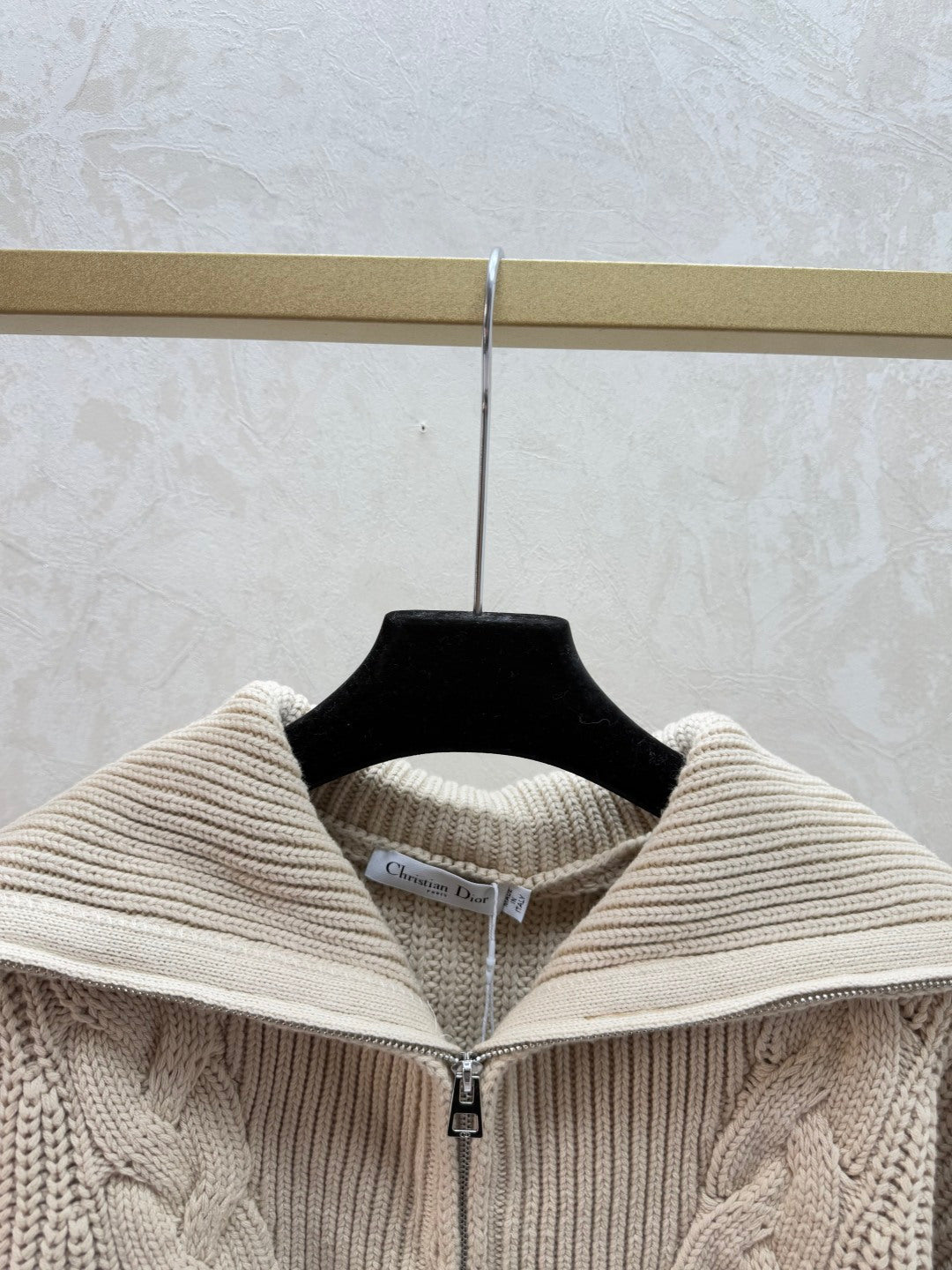 DIOR