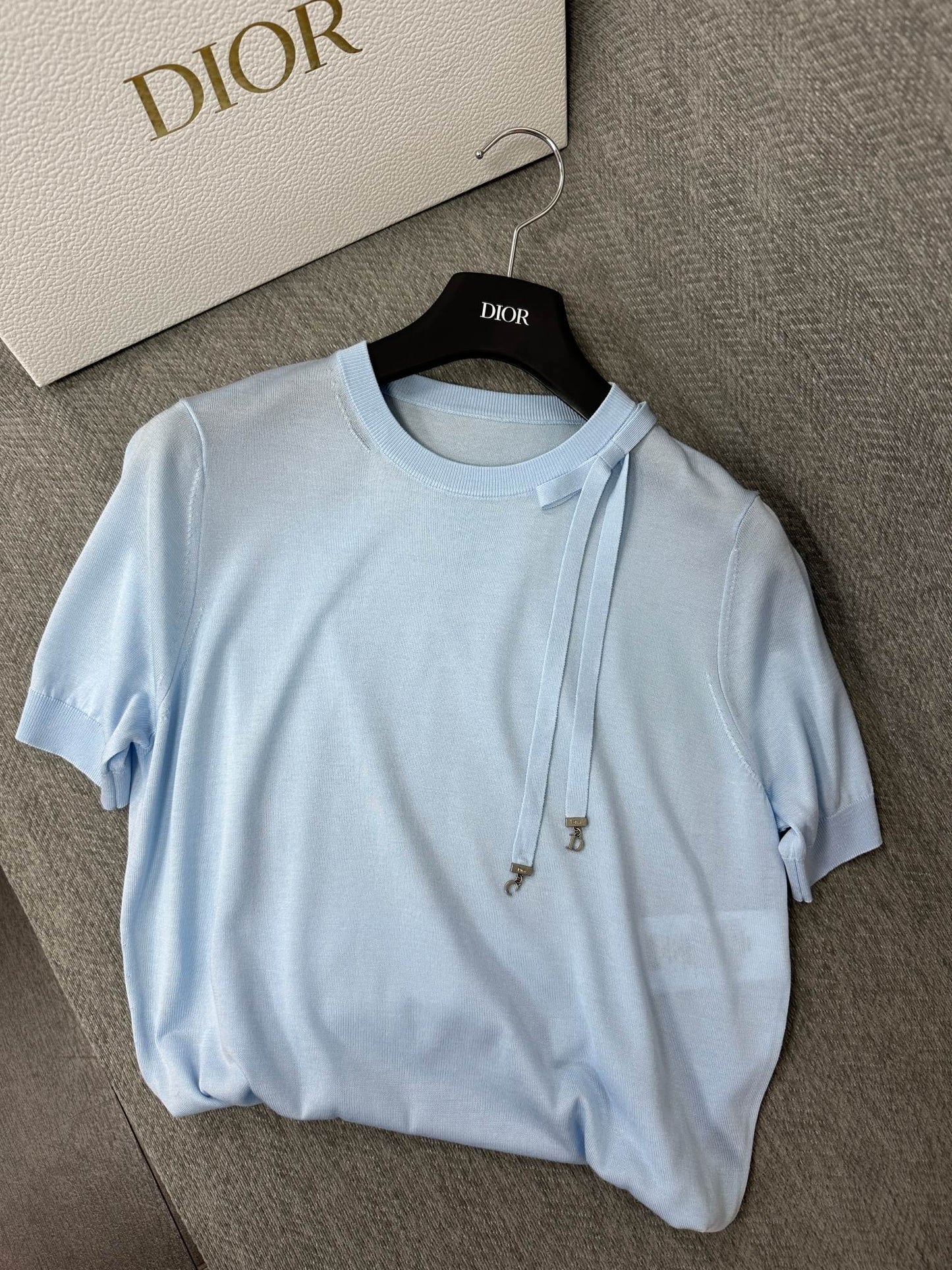 DIOR