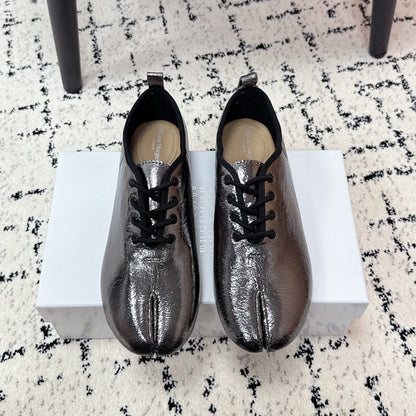 MM Tabi 6-Point Toe Lace-up Shoes Dark Grey Metalic Calfskin 558424