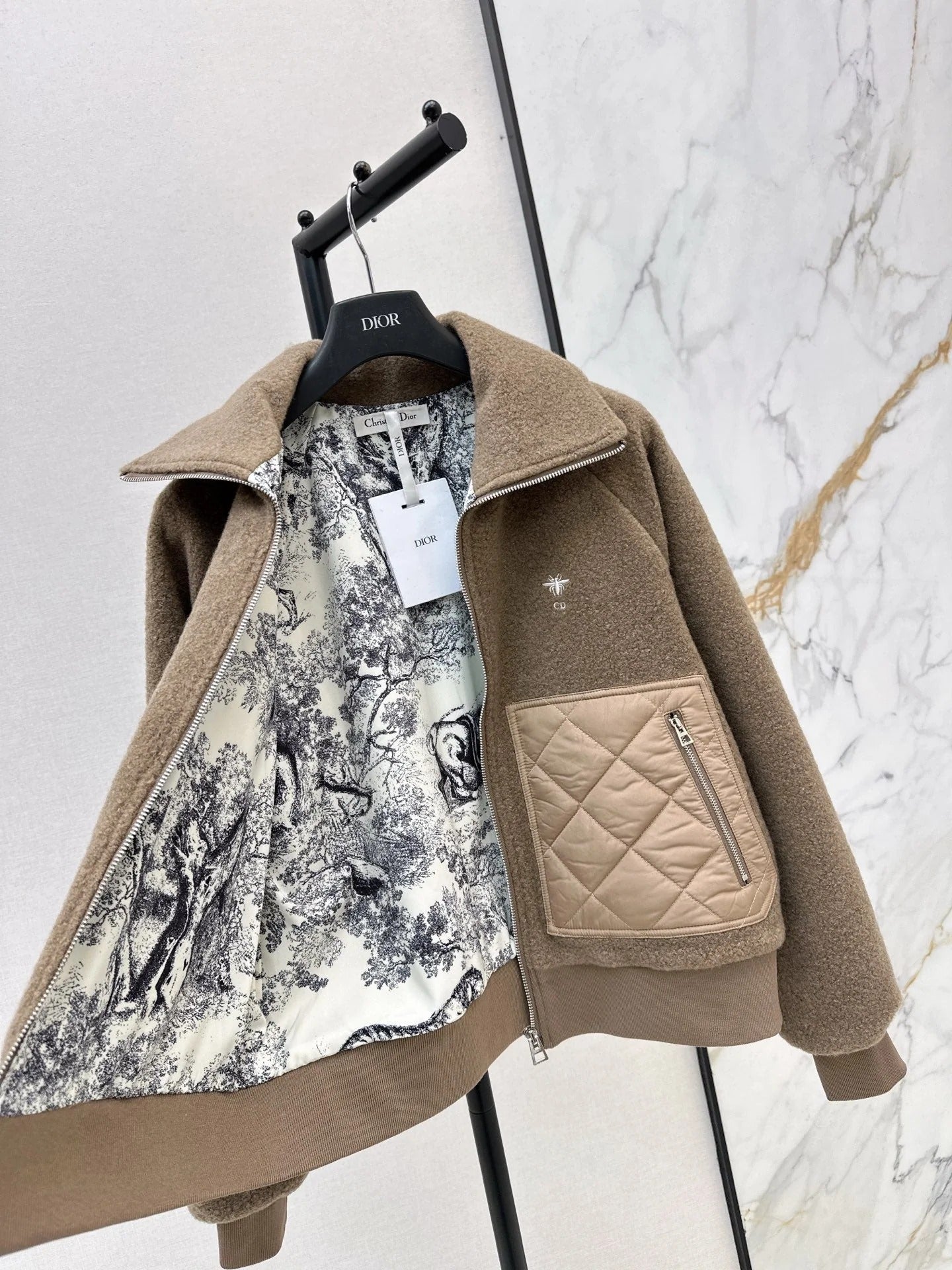 DIOR