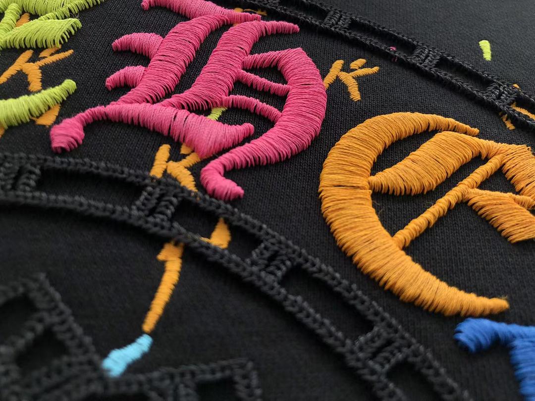 CH🔥OM🔥 HE🔥RTS HOODIE