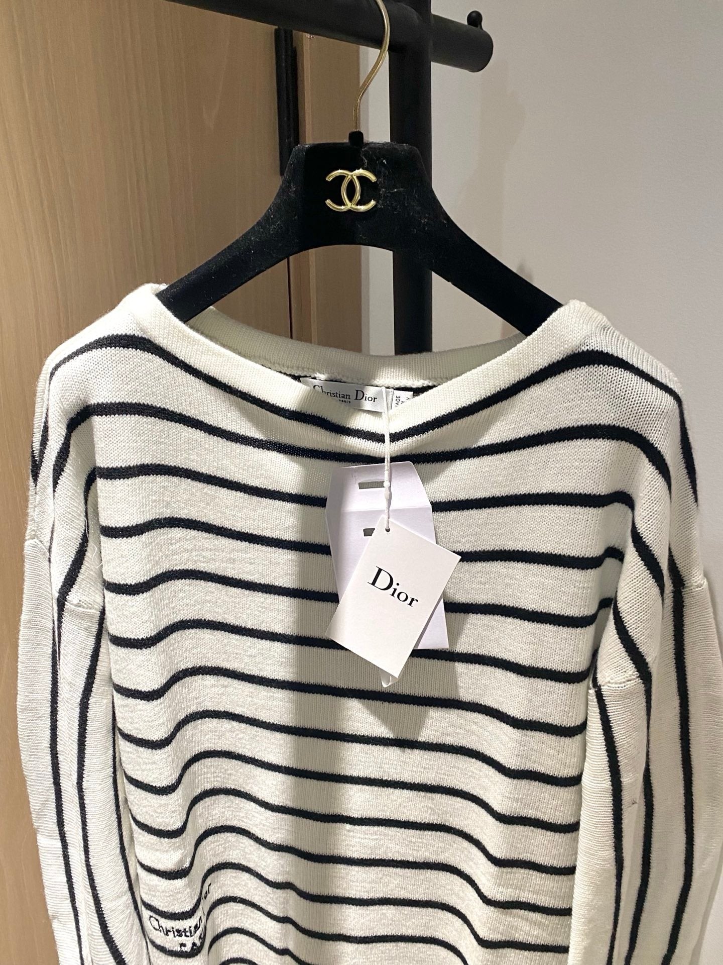DIOR