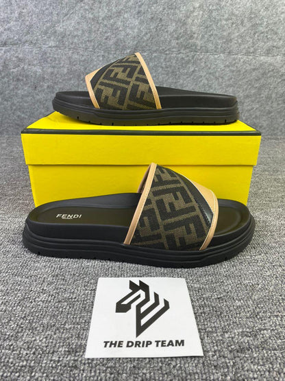CHANCLAS FENDl