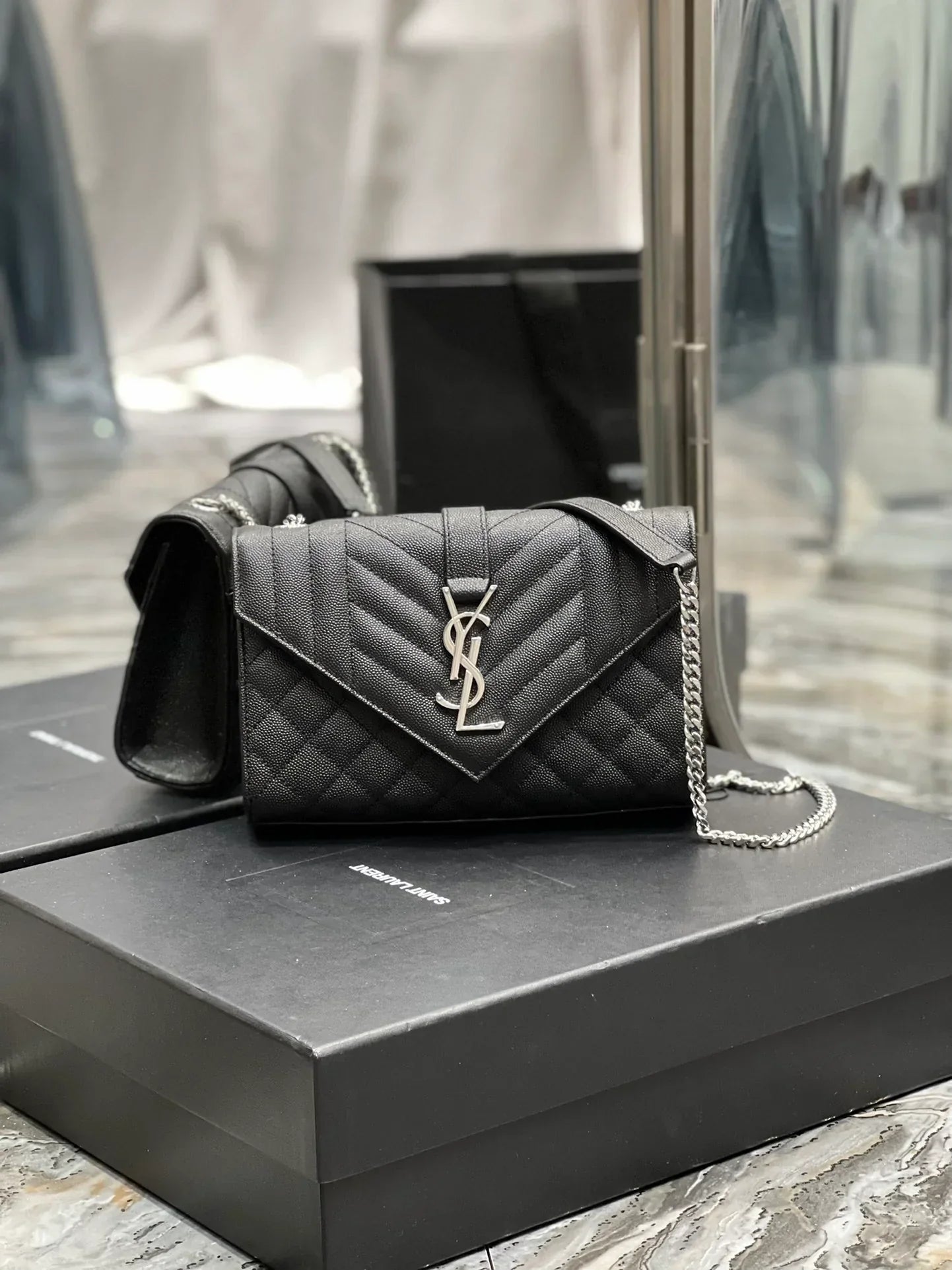 Saint Laurent