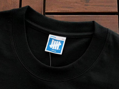 UNDEFEATED & RED BULL & HELLY HANSEN T-SHIRT