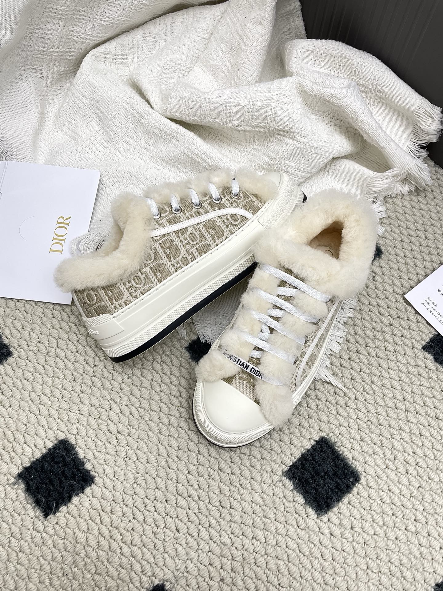 DIOR