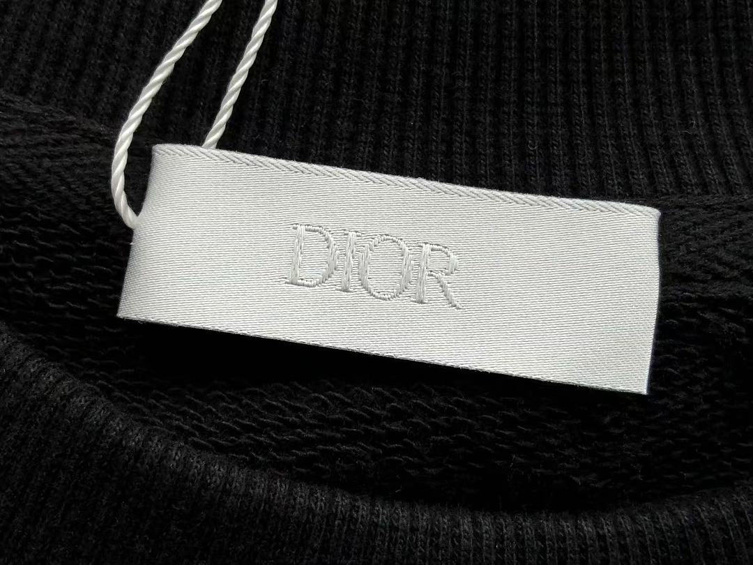 D🔥O🔥 SWEATER