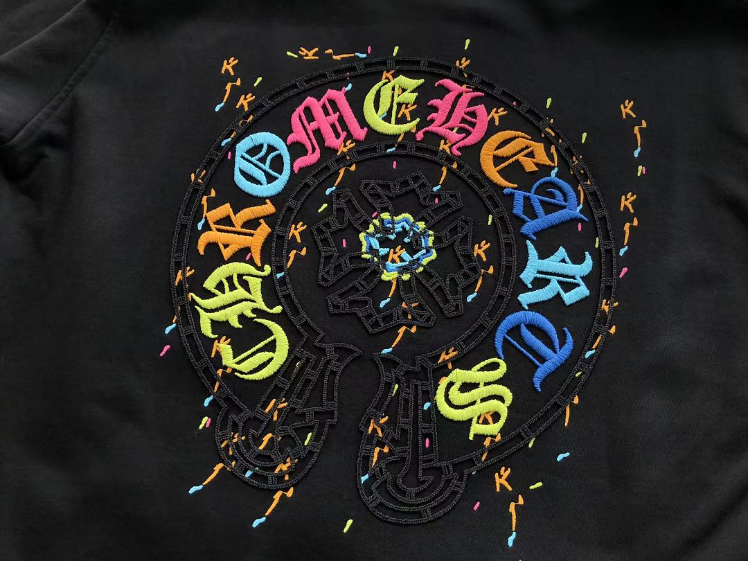 CH🔥OM🔥 HE🔥RTS HOODIE