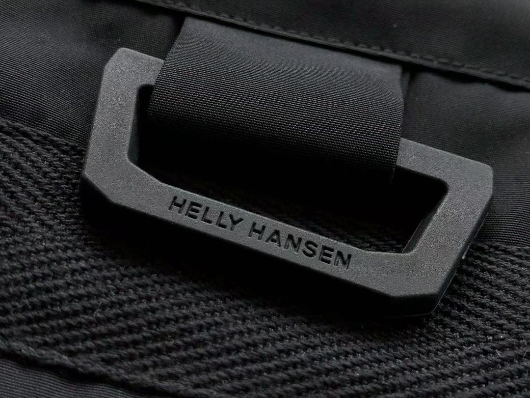 HELLY HANSEN DOWN JACKET