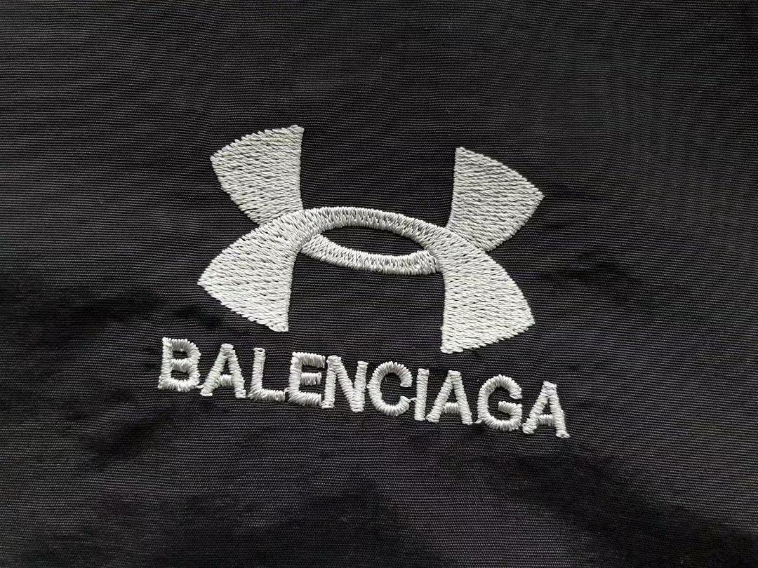 B🔥L🔥🔥🔥IA🔥A & U🔥D🔥R A🔥MO🔥R JACKET
