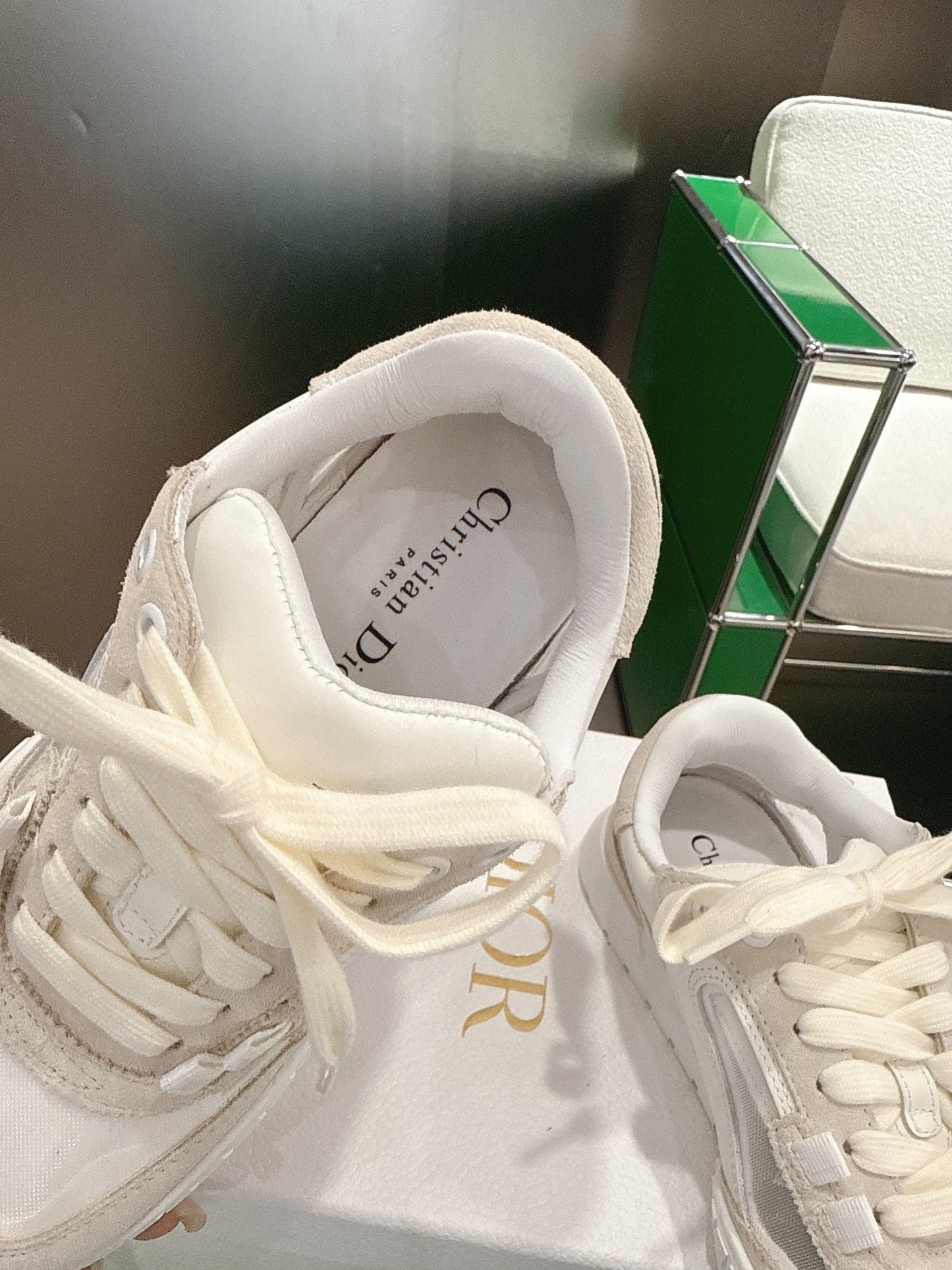 DIOR