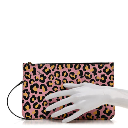 Monogram Giant Wild At Heart Neverfull MM Pochette Black