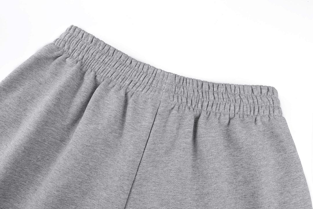PANTALONES CORTOS BALENÇIAGA - 252