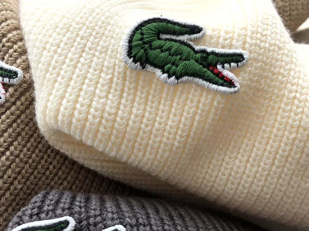 L🔥C🔥ST🔥 SWEATER