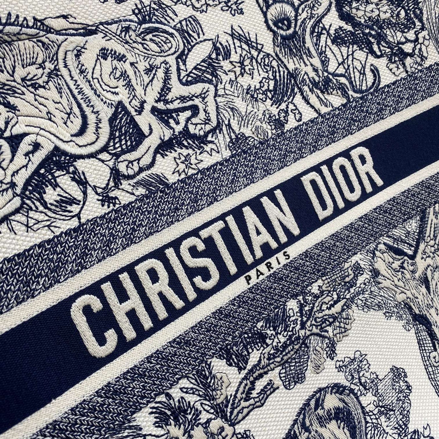 DIOR