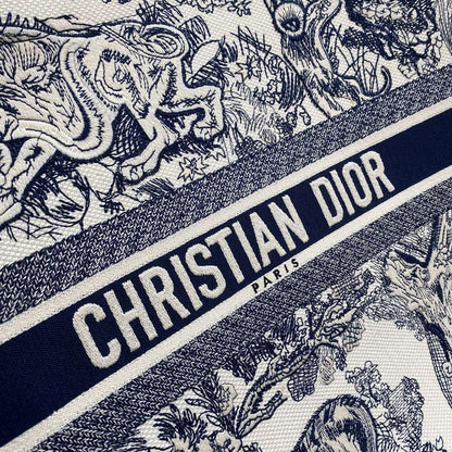 DIOR