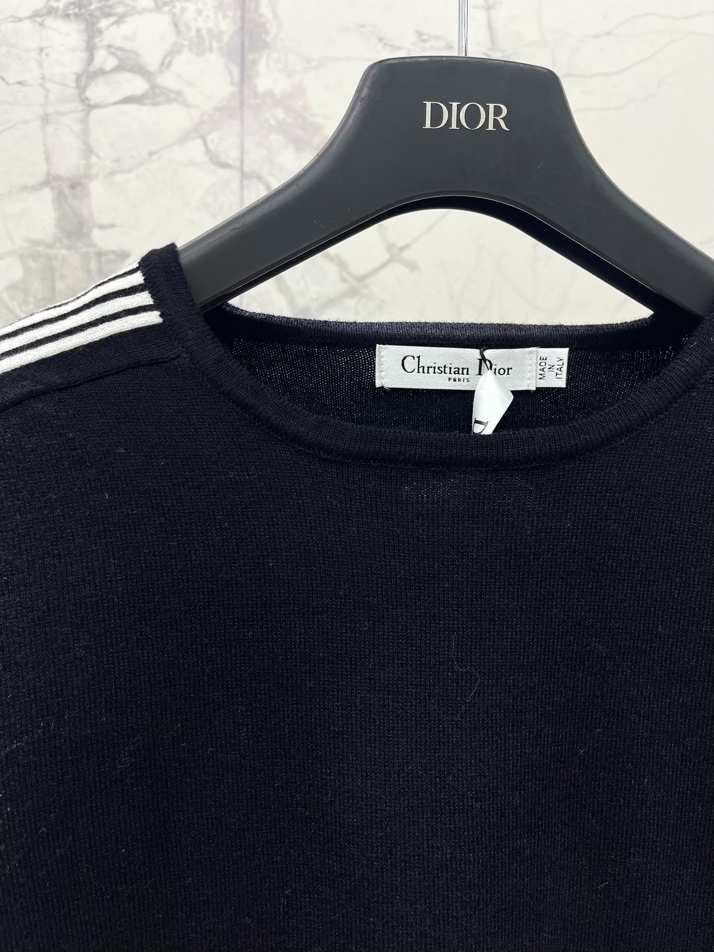 DIOR