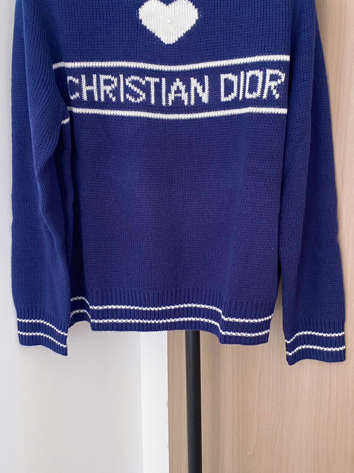 DIOR