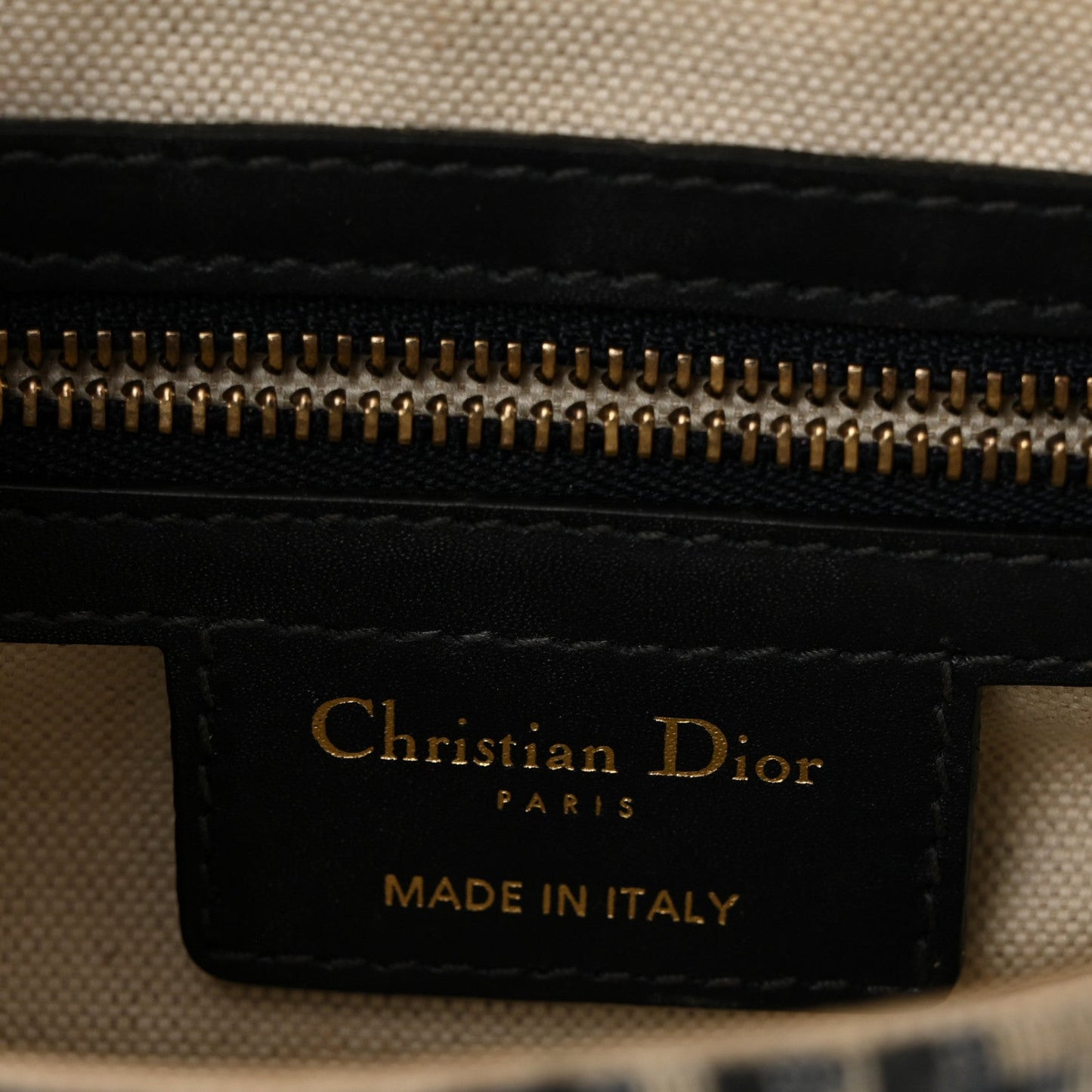 DIOR