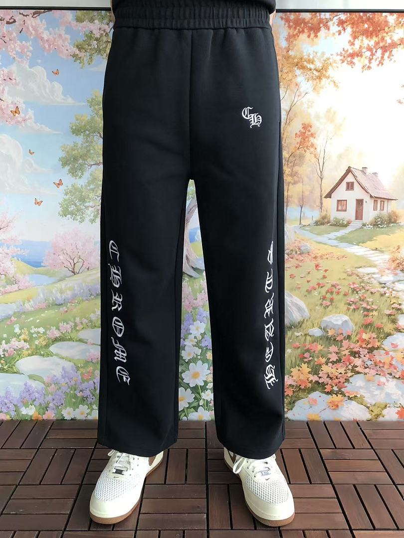 CH🔥OM🔥 HE🔥RTS TROUSERS
