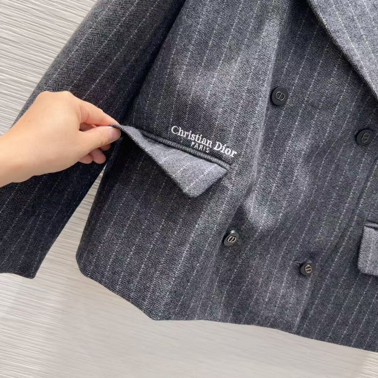DIOR
