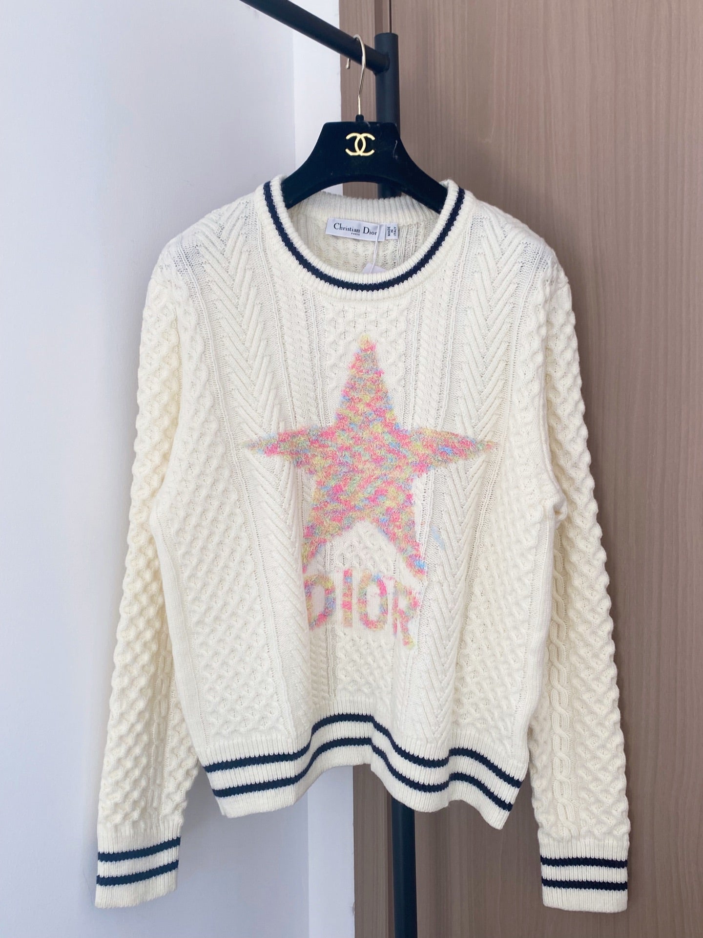 DIOR