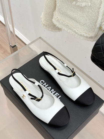 26C Two-tone Double C Flat Shoes Black White Sheeskin 557689