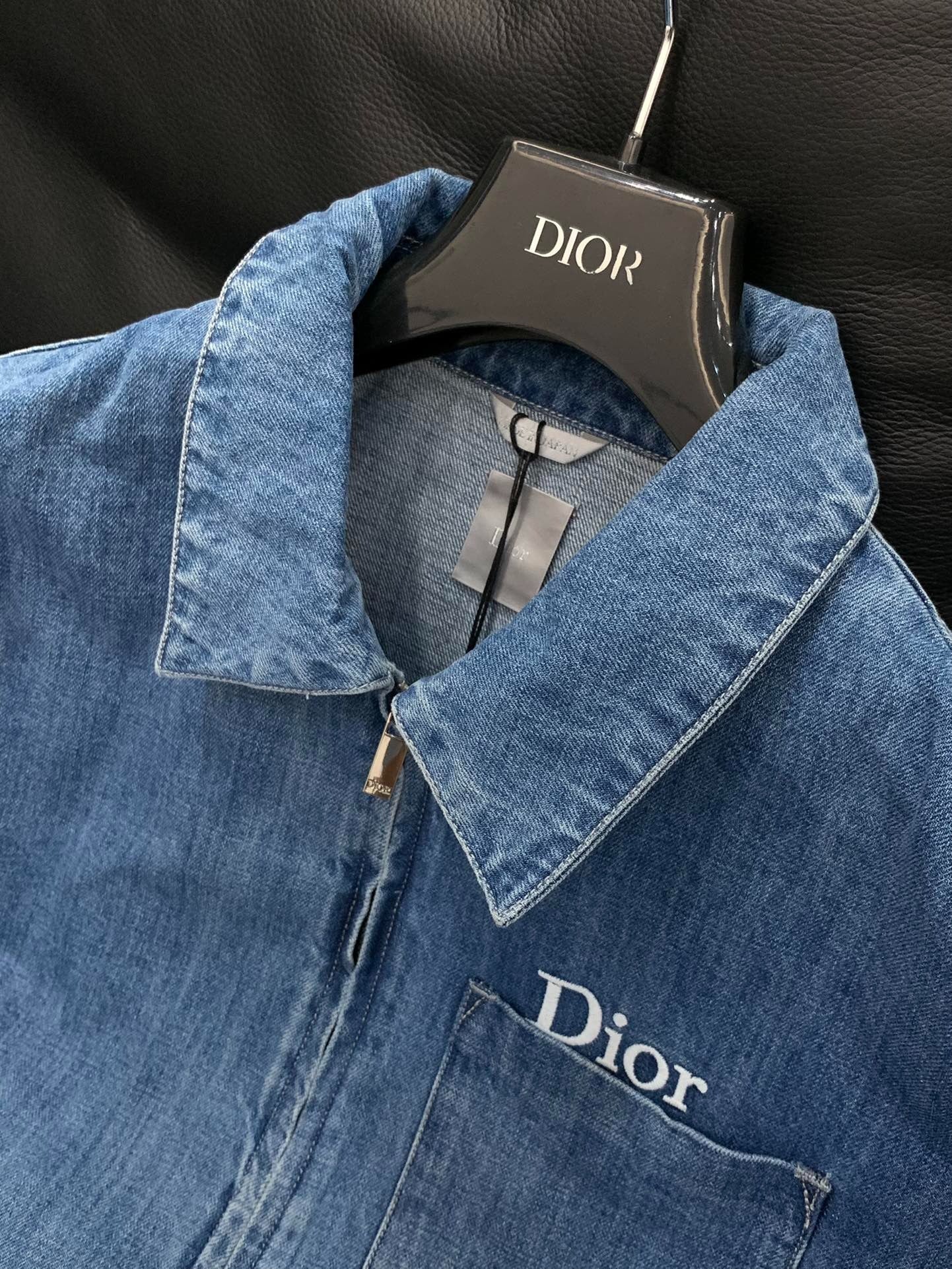 DIOR