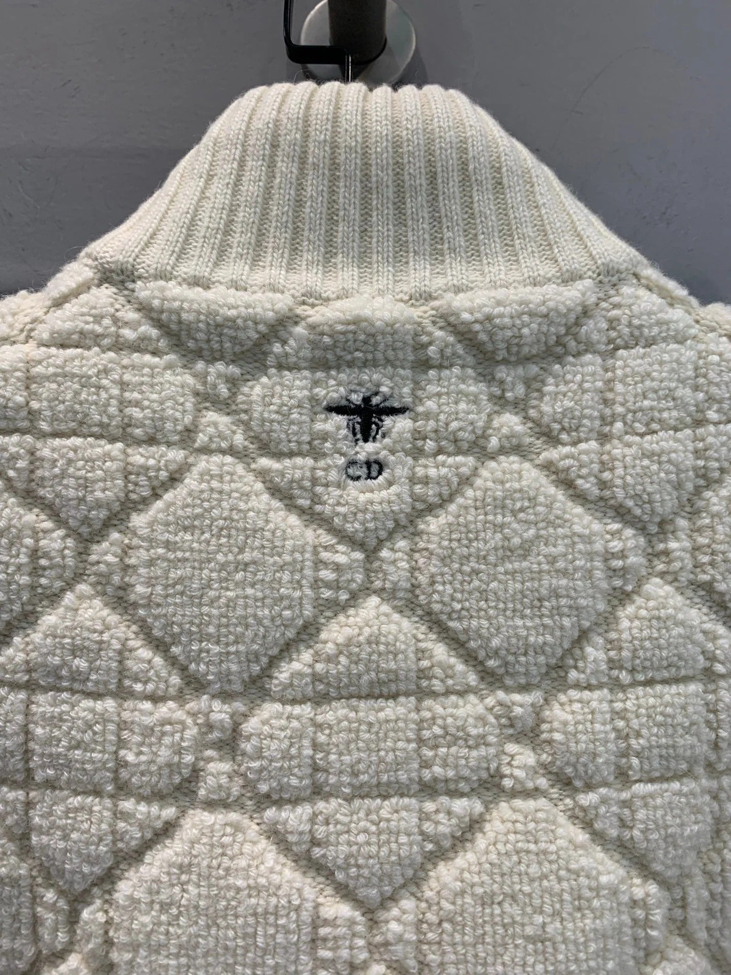 DIOR