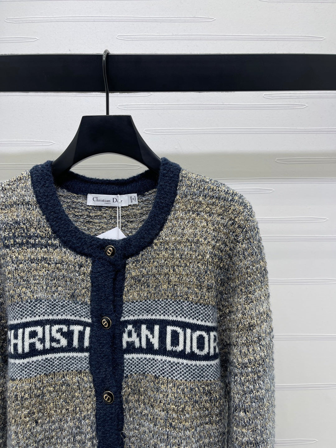 DIOR
