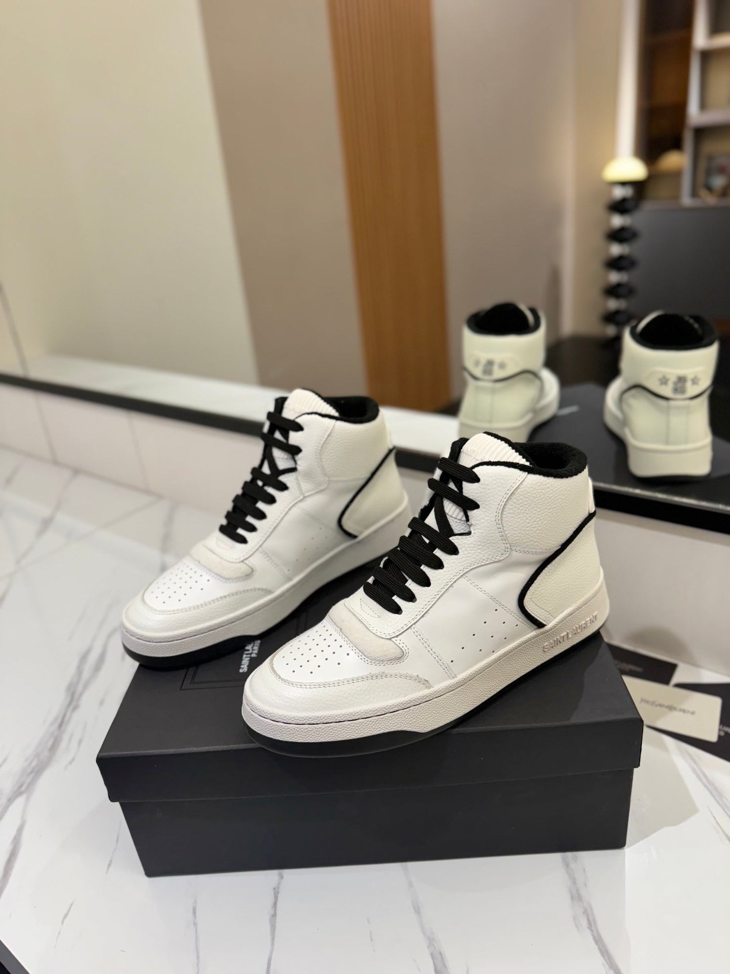 Saint Laurent