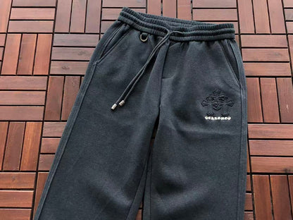 CH🔥OM🔥 HE🔥RTS TROUSERS