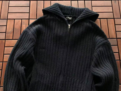 FAR SWEATER