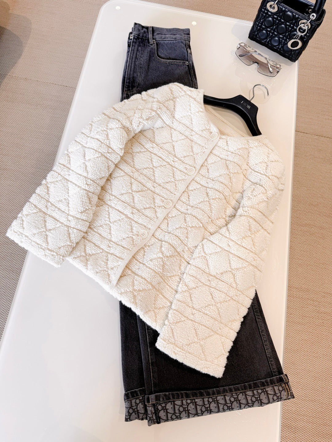 DIOR