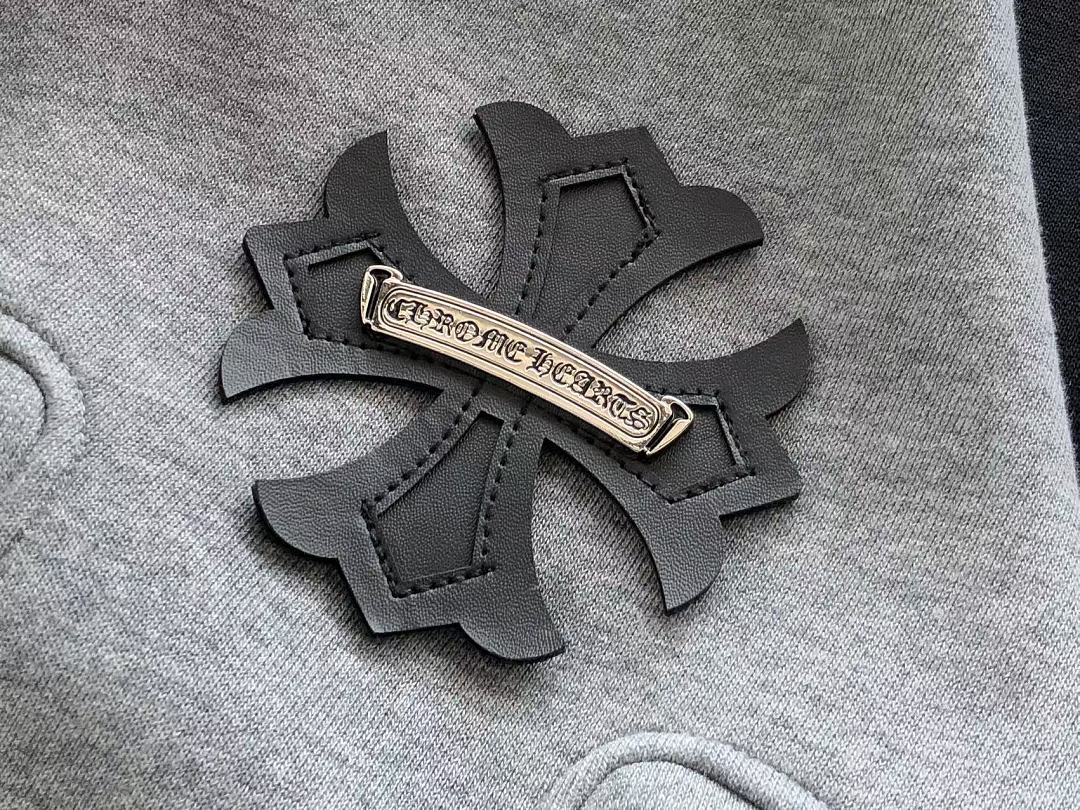 CH🔥OM🔥 HE🔥RTS HOODIE