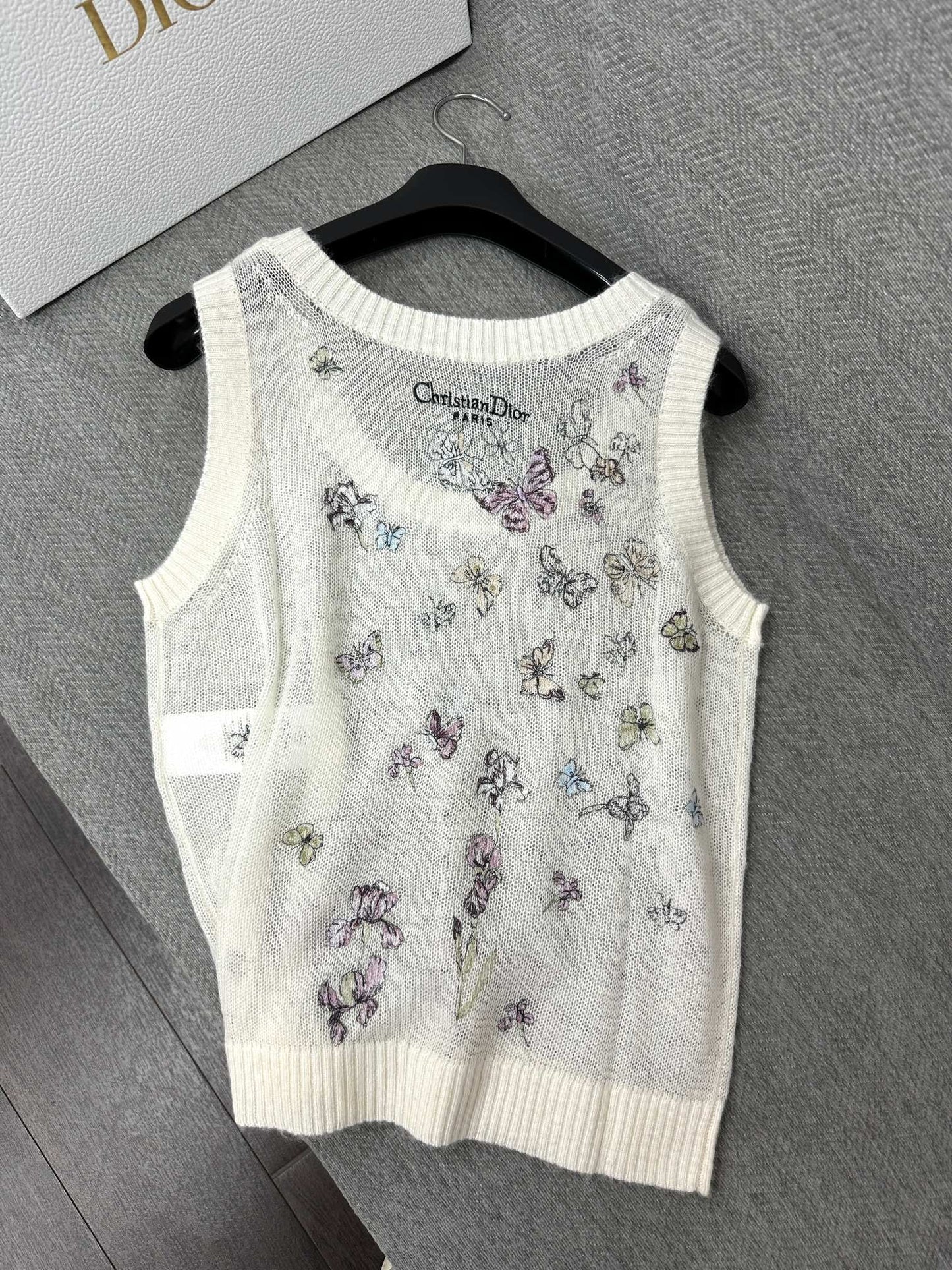 DIOR