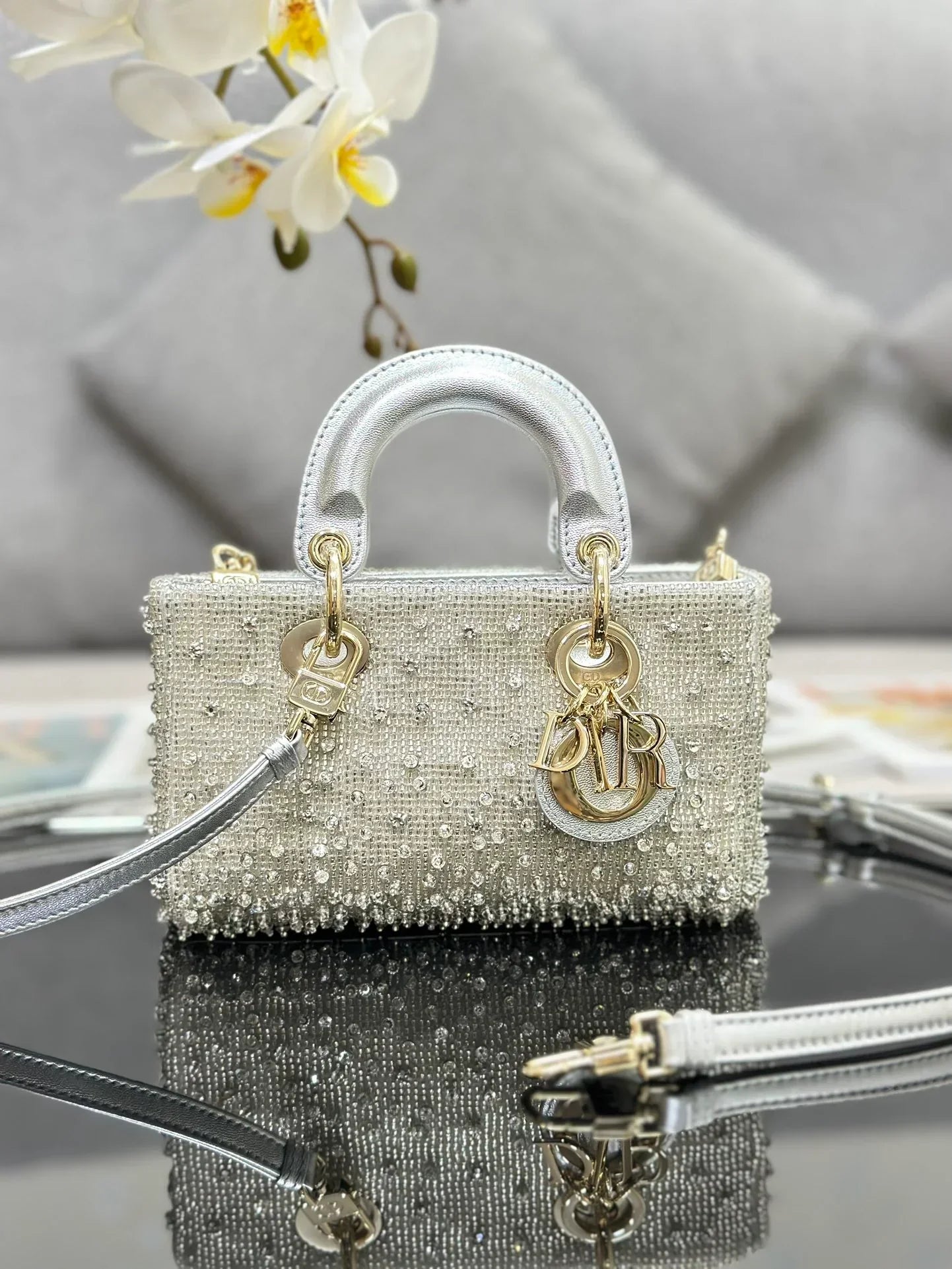 DIOR